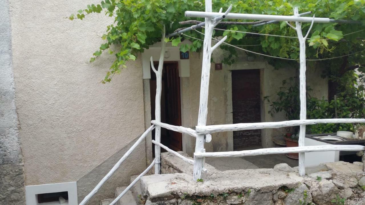 Cesaric Apartment Црес Экстерьер фото