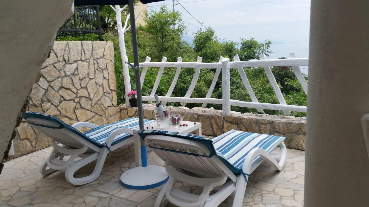 Cesaric Apartment Црес Экстерьер фото