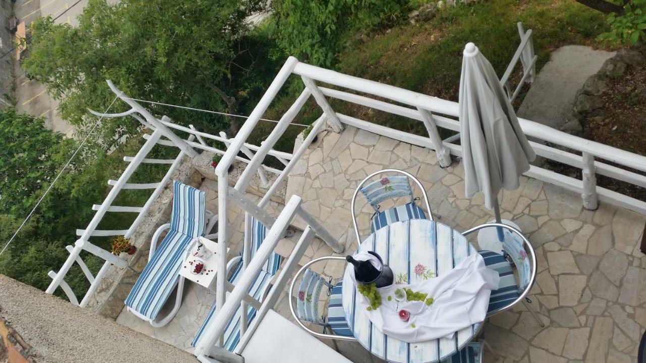 Cesaric Apartment Црес Экстерьер фото